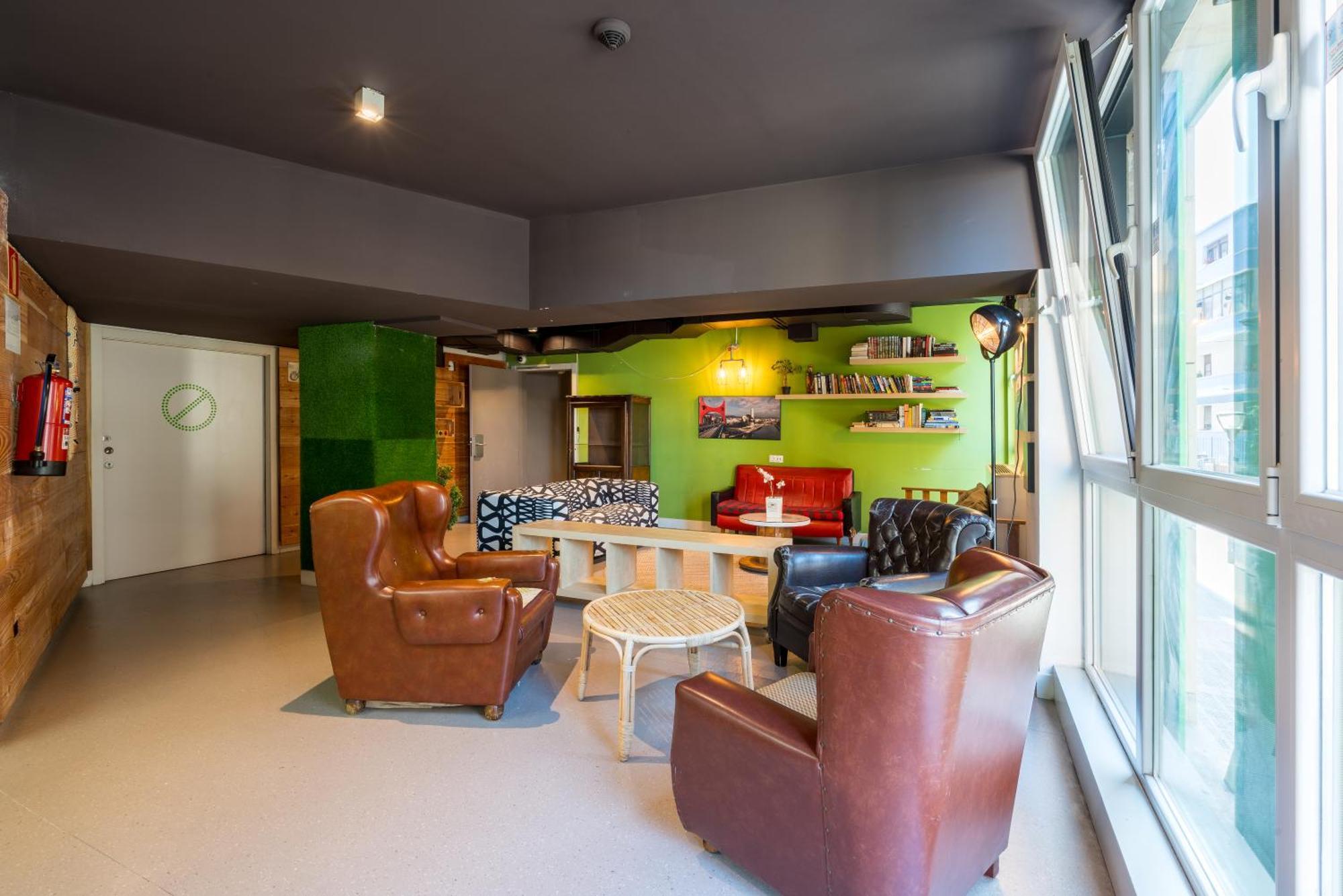 Ganbara Hostel - Self Check In บิลเบา ภายนอก รูปภาพ
