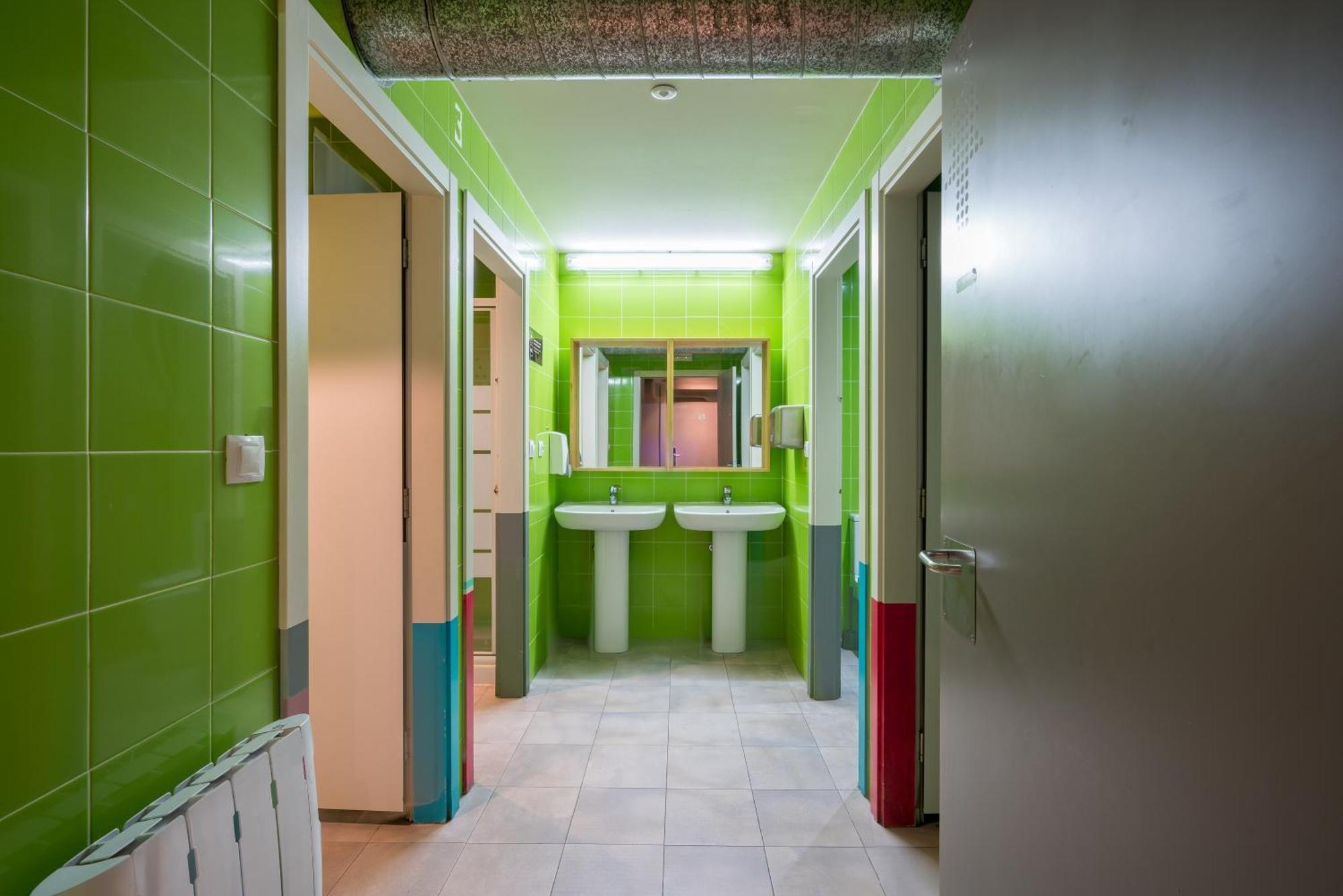 Ganbara Hostel - Self Check In บิลเบา ภายนอก รูปภาพ